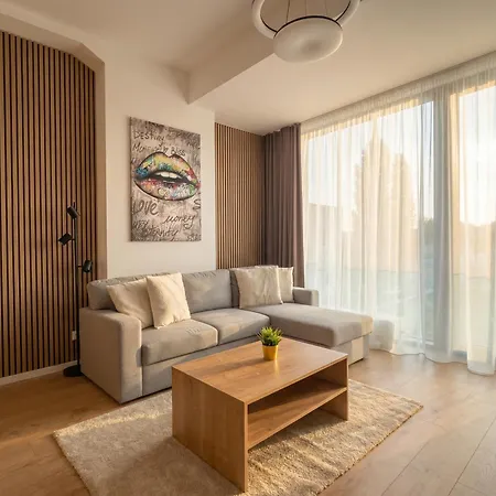 Stylish 1Br Apt With Living Room City Comfort