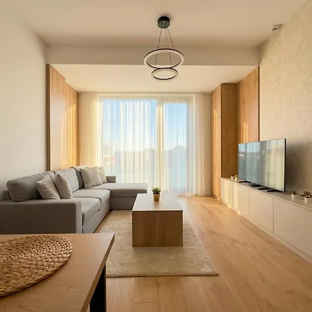 Stylish 1Br Apt With Living Room City Comfort Apartmán