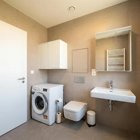 Stylish 1br With Living Comfort Bratislava